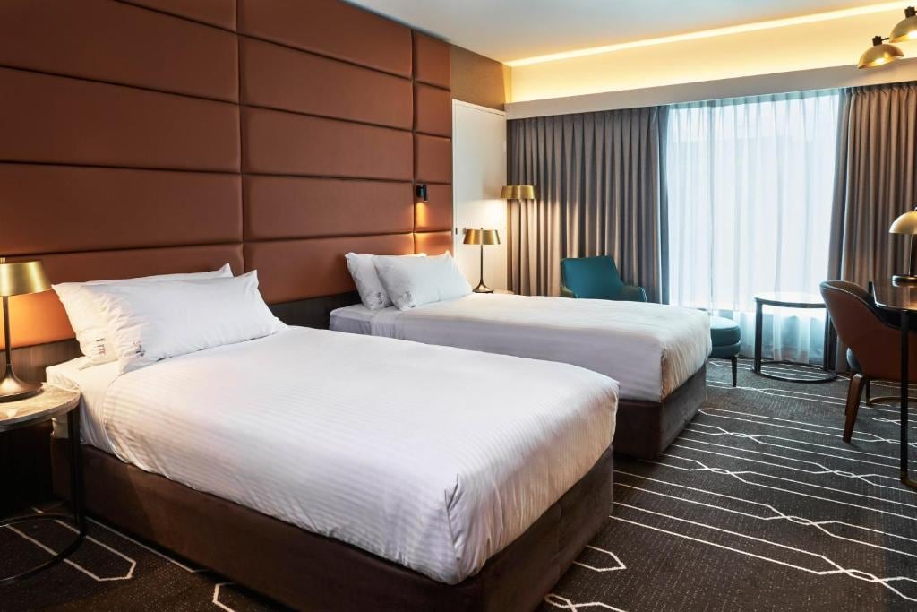 Crowne Plaza SYDNEY AIRPORT - Tap to explore photos