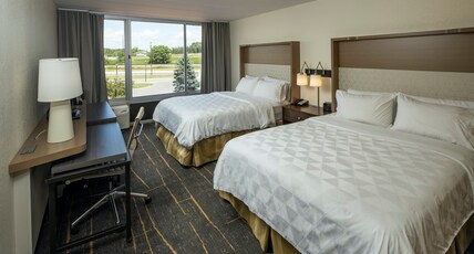 Holiday Inn DETROIT LAKES Room Type - 2 Queen Beds Standard Refrigerator