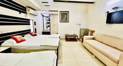 Hotel Seven Seas Near Fortis Shalimar Bagh Room Type - Triple Bed Family Room with Free Parking and Wi Fi Hotel Seven Seas Near Fortis Shalimar Bagh Room Type - Triple Bed Family Room with Free Parking and Wi Fi