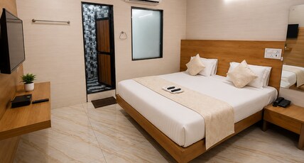 Hotel RR Palace Room Type - Super Deluxe Room