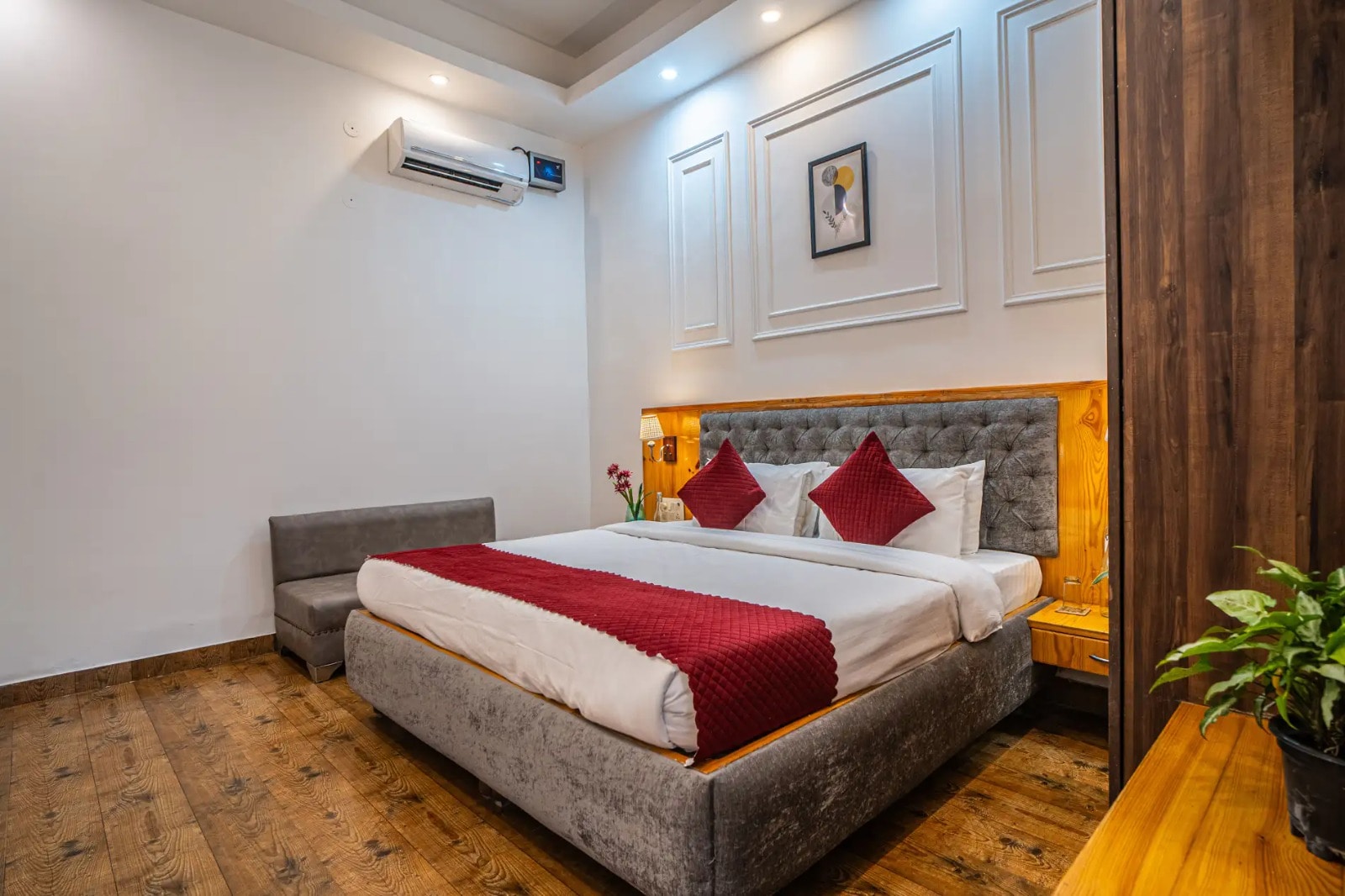 IMPREZA LUXURY HOMESTAY - Tap to explore photos