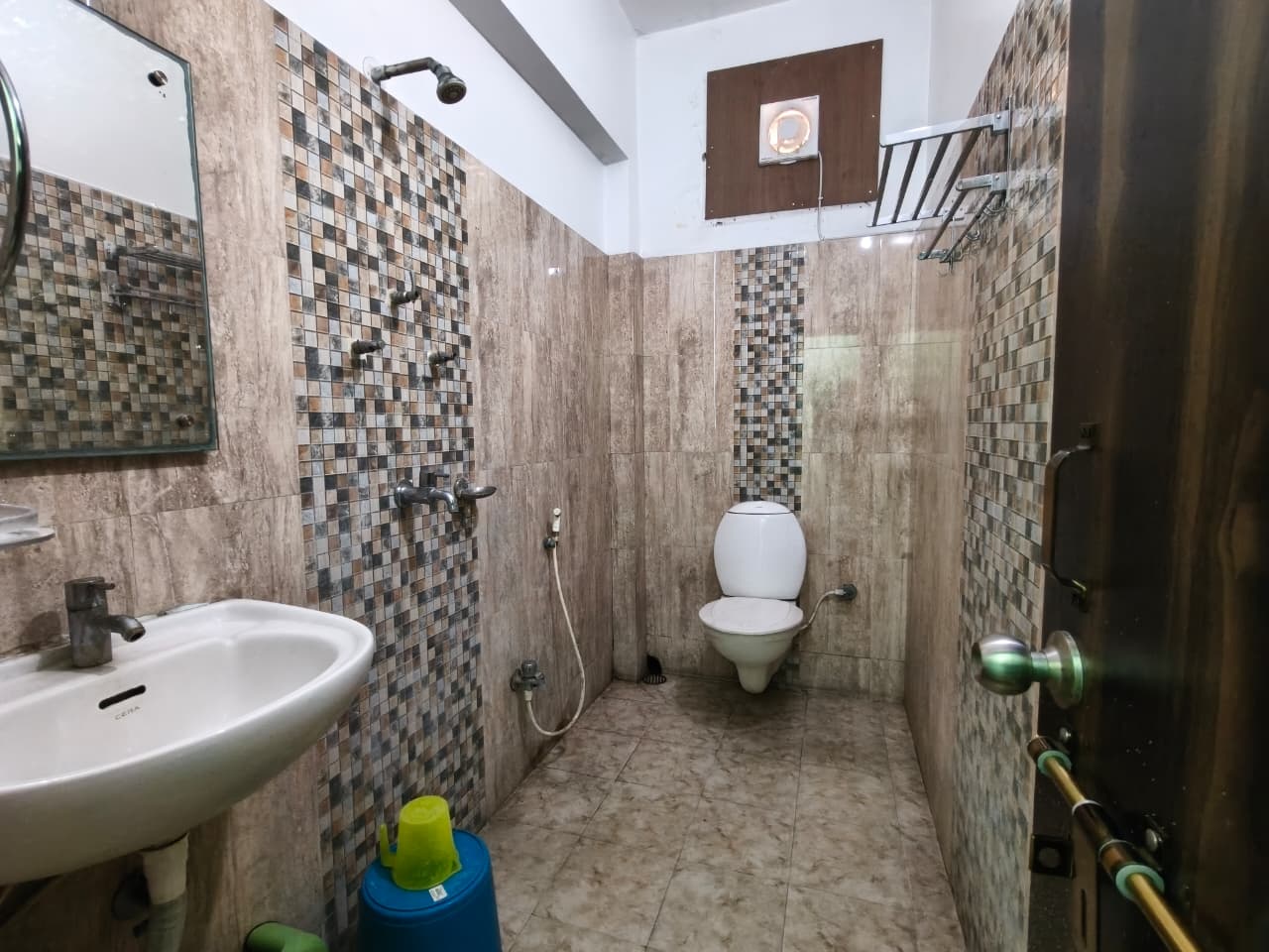 Hotel Manorama International - Tap to explore photos