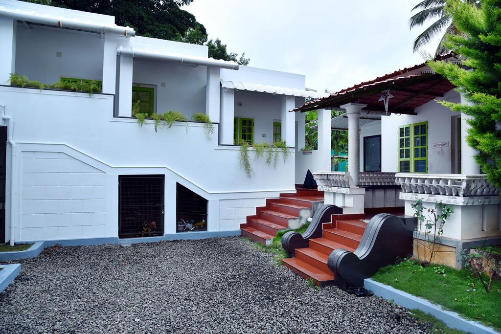 Marayoor Holidays | Rooms & Restaurant - Tap to explore photos