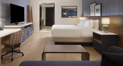 Hilton Dallas/Plano Granite Park Room Type - 1 KING HEARING ACCESSIBLE