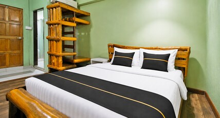 Townhouse Near Tanjung Batu Formerly 900 Inn Room Type - Deluxe Queen Townhouse Near Tanjung Batu Formerly 900 Inn Room Type - Deluxe Queen