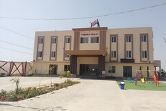 Hotel Yamuna Valley