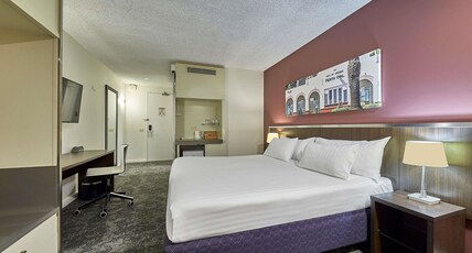 Mercure Perth On Hay Room Type - Standard Queen Room