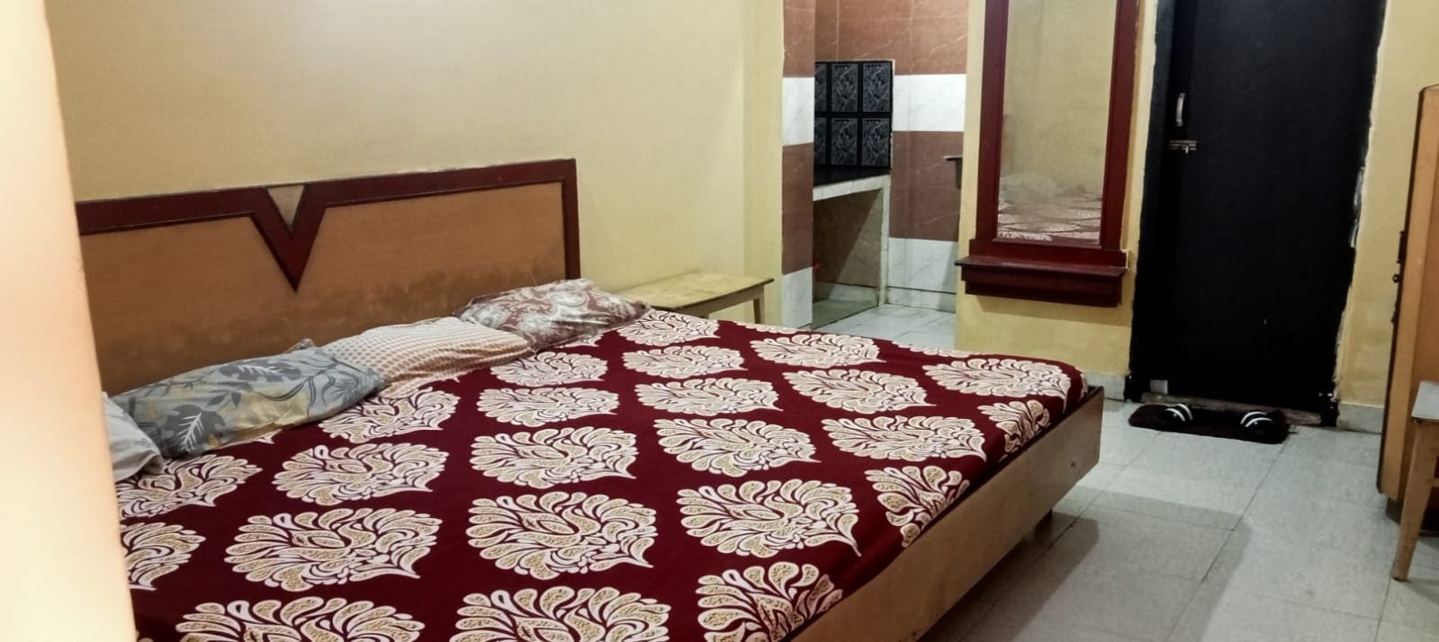 SRINIKETAN GUEST HOUSE, PURI SWARGADWAR - Tap to explore photos