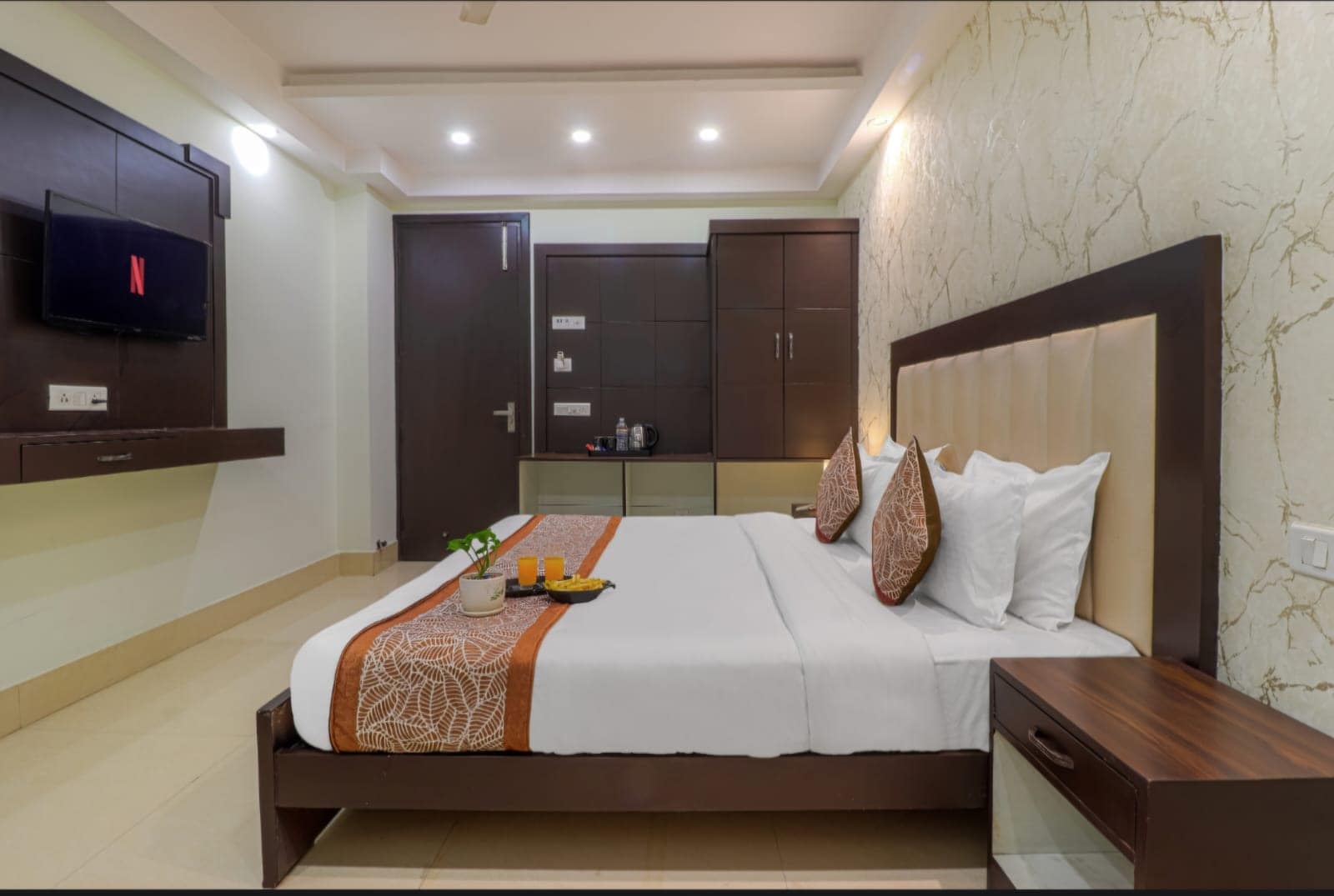 DHRUVAAN REGENCY - Tap to explore photos