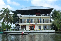 GREEN APPLE HOME STAY