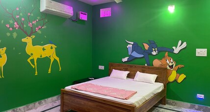 ARYA RESIDENCY LODGING AND BOARDING Room Type - Arya Executive Room