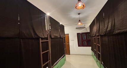 Mosaic Hostel Varanasi Room Type - Bed in 8 - Bed Mixed Dorm