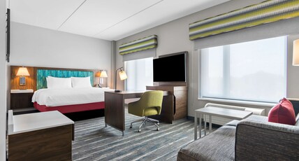 Hampton Inn & Suites Chicago Medical District UIC Room Type - 1KN HEARING ACC STUDIO