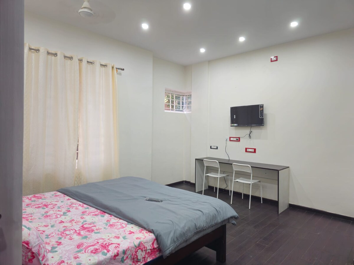 Unique 4 Rooms Apartment E City Parappana Agrahara - Tap to explore photos