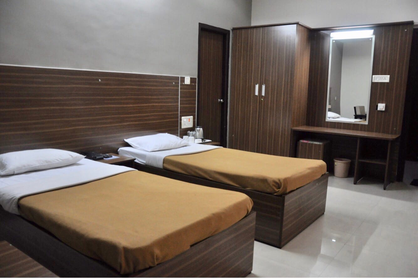 HOTEL SREE VIJAYALAKSHMI - (Previously Hotel Dolphin Inn) - Tap to explore photos