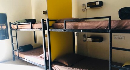 Heistel Delhi Room Type - 8 bed Mix Dormitory Room with private bathroom