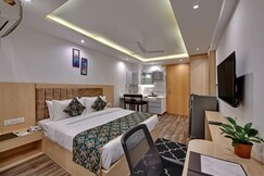 Luxe stay apartment with pool and kitchen