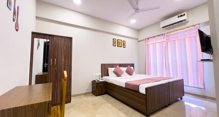 Pinakii Comfort Stay Vile Parle Near Airport Room Type - 2BHK