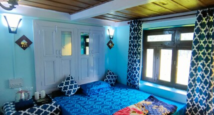 Bobkin's Aryans Homestsy Room Type - Blue Room
