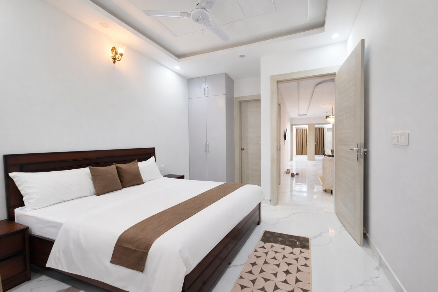 Serene Crest 4BHK Luxury Stays - Tap to explore photos