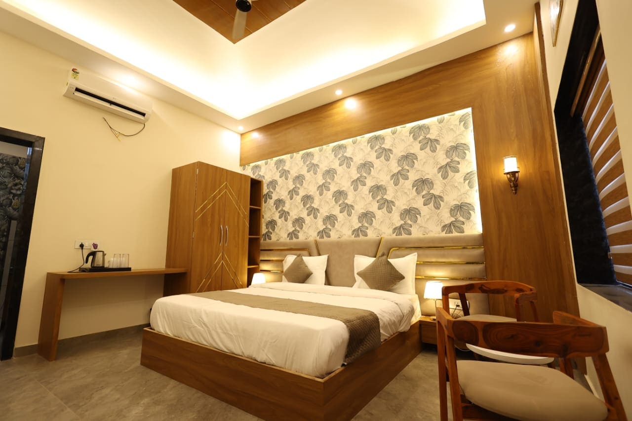 S B Resort Rooms & Restaurant - Tap to explore photos