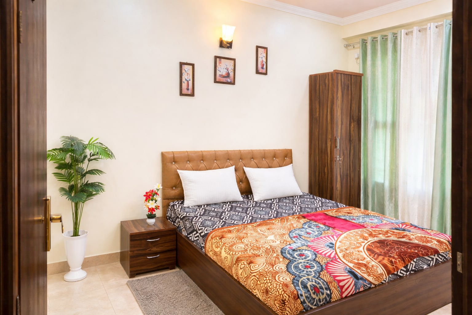 Cozy vibes 3bhk Flat - Tap to explore photos