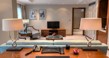 Crowne Plaza Hotel Bucharest Room Type - 1 King Bed Vip Suite Balcony