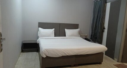 FabHotel Saineel I Room Type - Premium Room