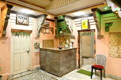 Gayatri Paying Guest House