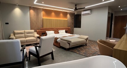 Sea Horizon Resort Room Type - Mini Suite Room with Bathtub and with Sea View