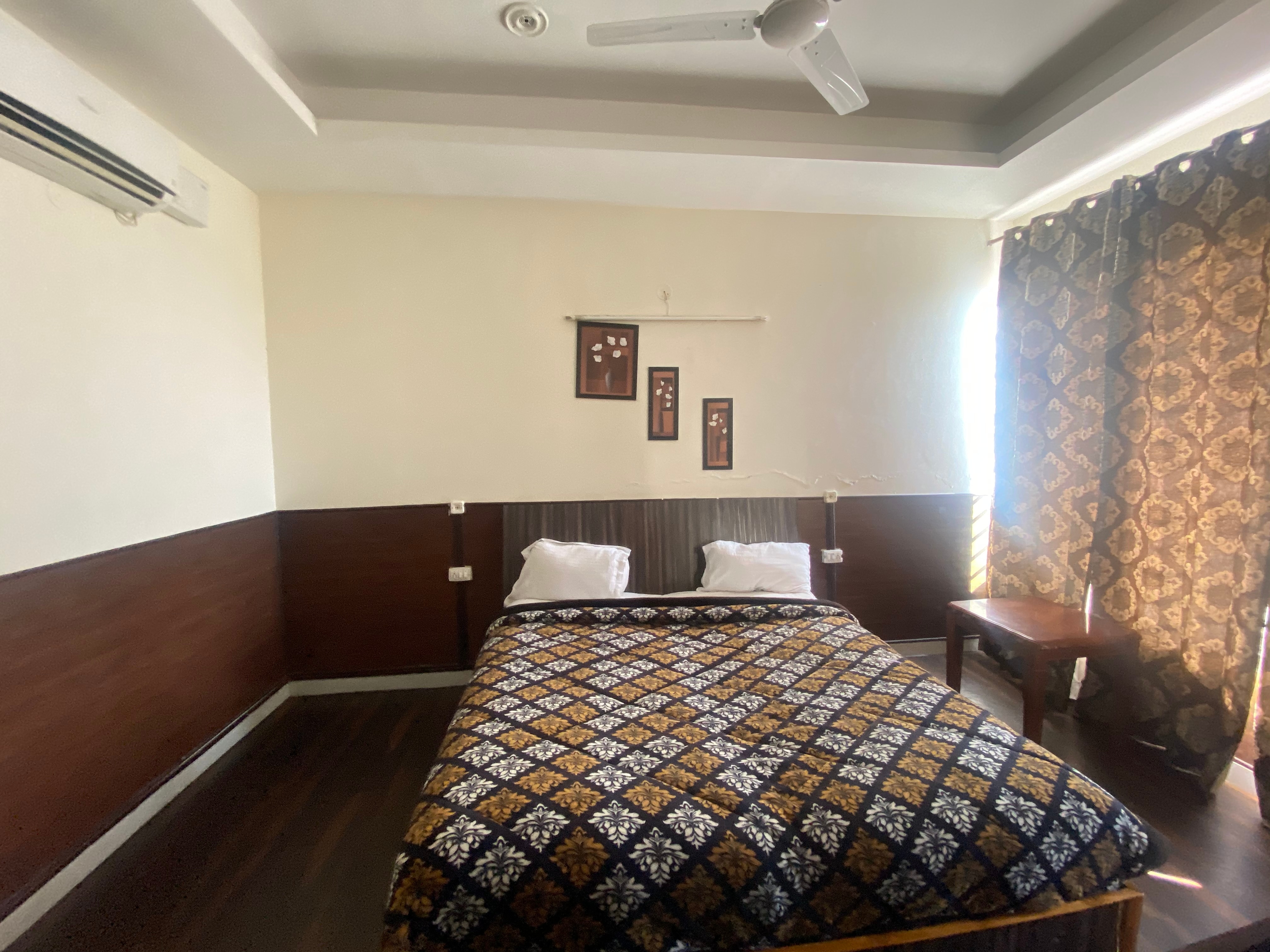Hotel Classic Sangrur - Tap to explore photos