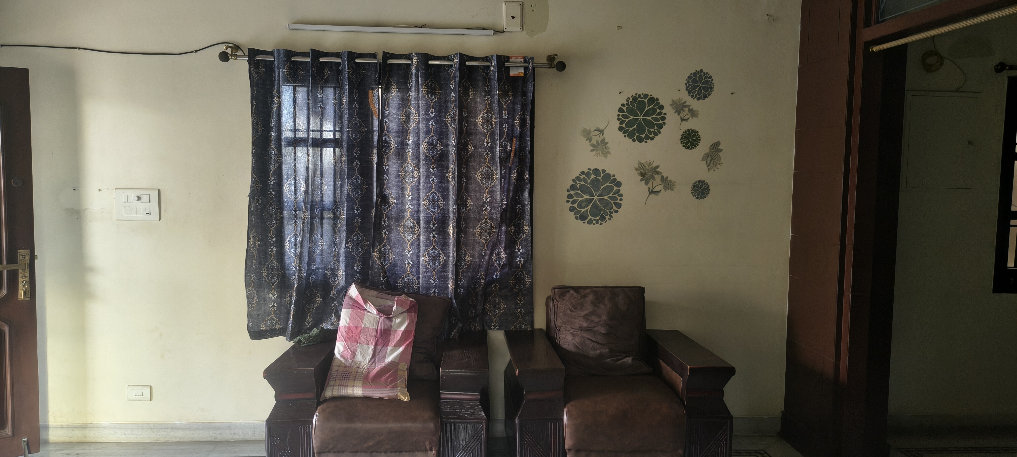 NR Home Stay - Tap to explore photos