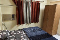 Lovebirds in Kandivali