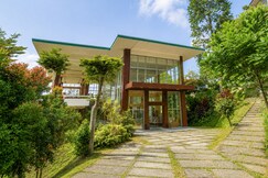 Townhouse Oak Hotel Pondokan Tjiburial