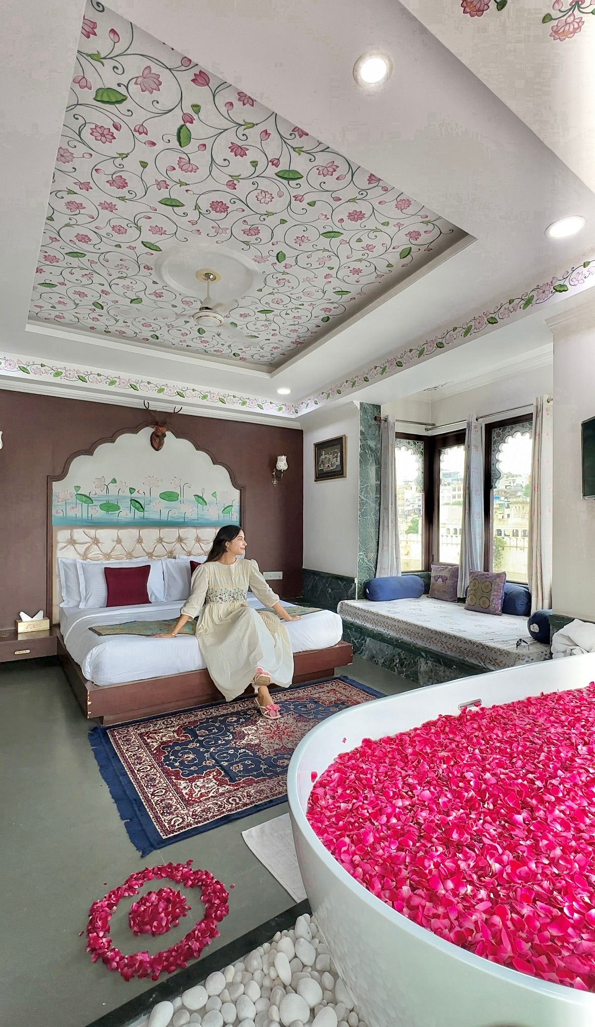Hide-in Udaipur on Lake Pichola - Tap to explore photos
