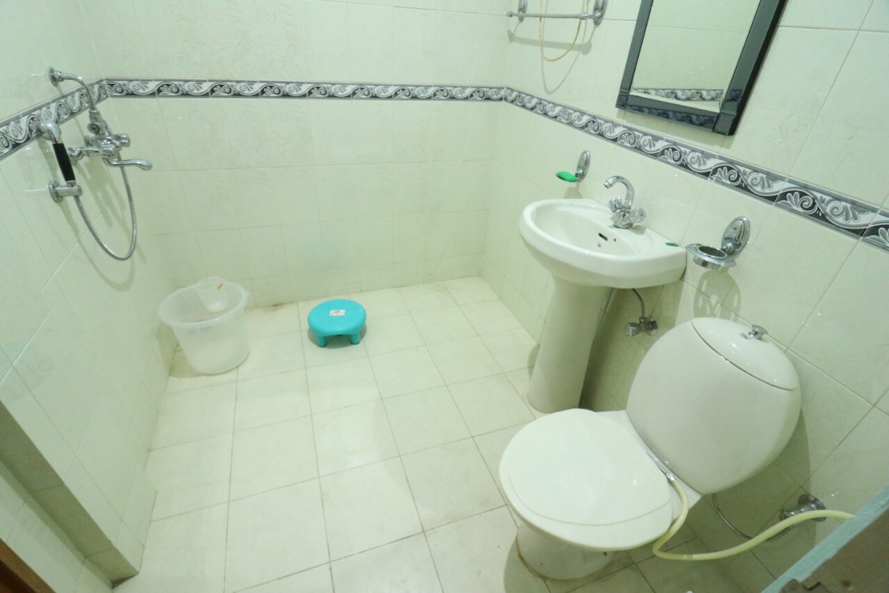 Malti Guest House - Tap to explore photos