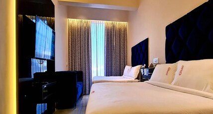 Galaxy Club & Hotel Room Type - Executive Deluxe Twin - 2 Queen Beds