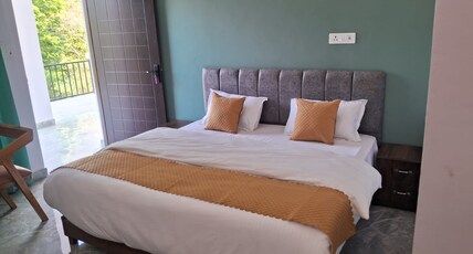 RAJJEET GUEST HOUSE Room Type - deluxe
