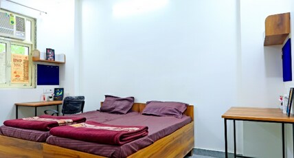 FlexiBay- Girls Hostel North Delhi Room Type - Double Girls AC Room