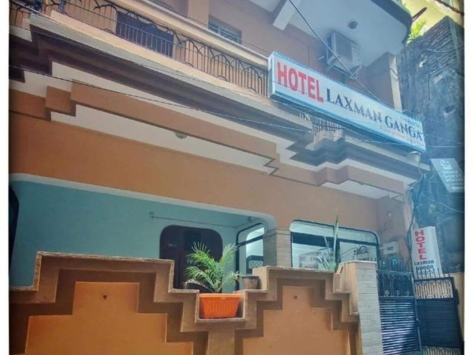 Hotel Laxman Ganga - Tap to explore photos