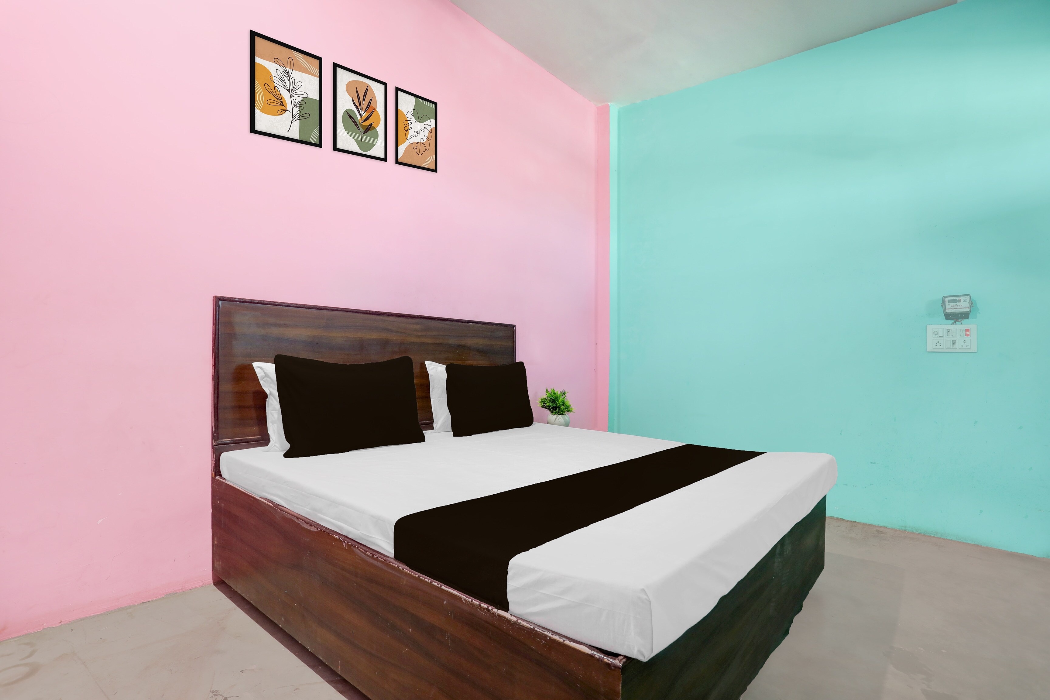 SPOT ON MAHAL GUEST HOUSE - Tap to explore photos
