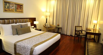 Jaypee Residency Manor Room Type - Green Room with Common Lawn Area (Valley View Tower)