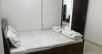 Ekab Magarpatta Corporate Stays Room Type - Deluxe Room 5