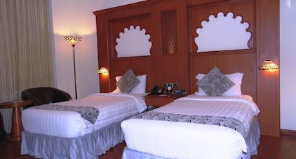 The Platinum Hotel Room Type - City View Twin Bed