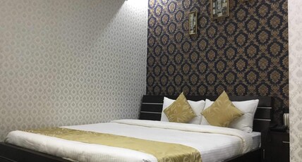 hotel suraj palace Room Type - Deluxe Room