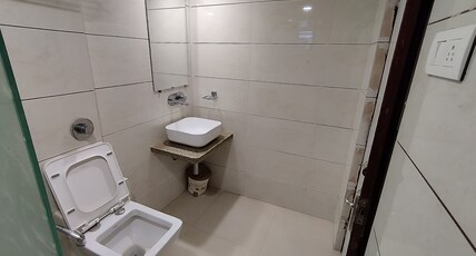 HOTEL APEX Room Type - STANDARD ROOM (TWIN BED) (unmarried couples and local`s not  allowed)