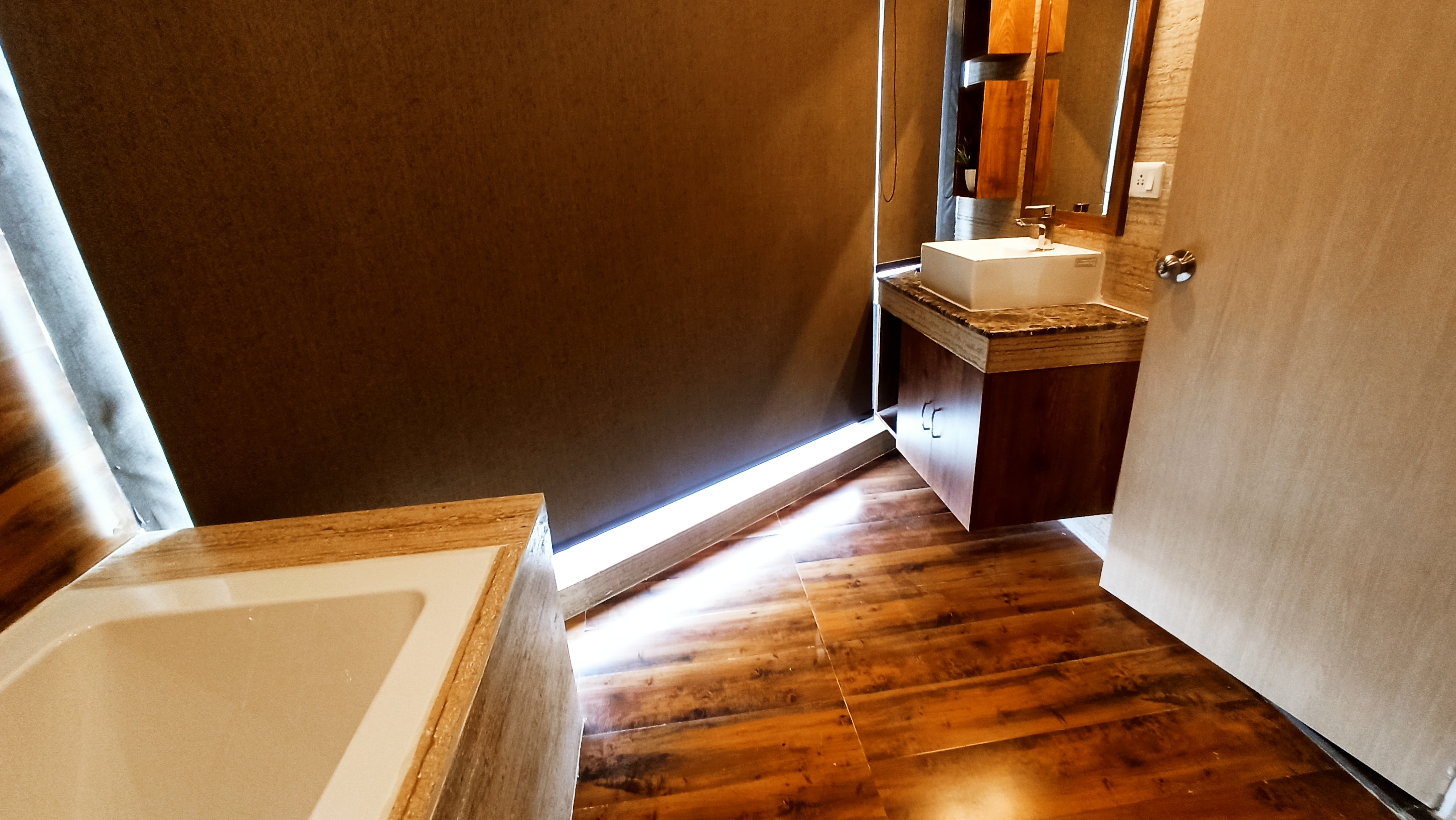 SILKHOUSE PREMIER HOTELS - Tap to explore photos