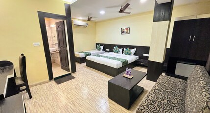 Hotel Wardhman Room Type - Premium AC Triple Bed Room
