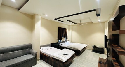 Hotel Grand Palace Room Type - Triple Bed Room