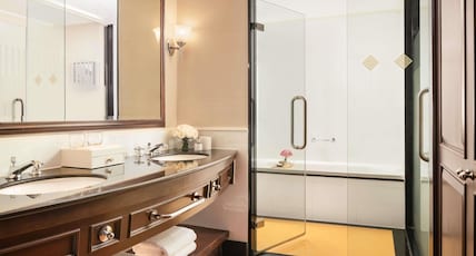 Sofitel Phnom Penh Phokeethra Room Type - JUNIOR SUITE, Club Millsime Access, 1 King Bed